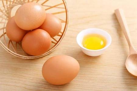 鸡蛋减肥法保 持一个月瘦十斤，瘦身后 果太惊人