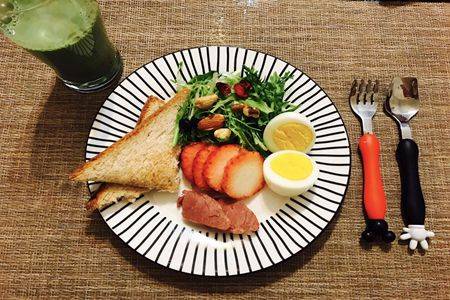 尺 度减脂餐食谱一日三餐，低卡路里健康减肥餐食物