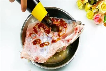 剁椒鱼头的做法，最正宗的做法调料为主这些要选对才够味儿