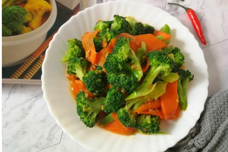 西兰花好吃的五种做法，新鲜花菜只需要一个步骤做出营养