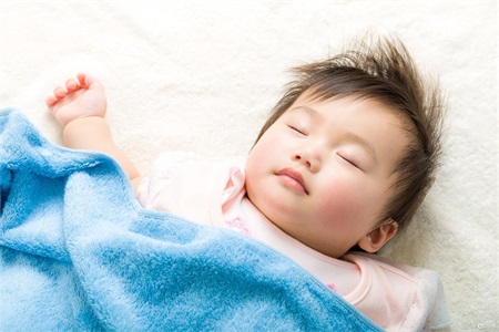 宝宝睡觉磨牙是什么原因，如何预防和避免宝宝磨牙