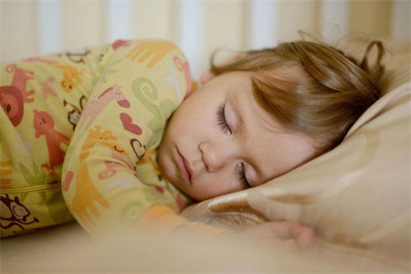 宝宝睡觉磨牙是什么原因，如何预防和避免宝宝磨牙