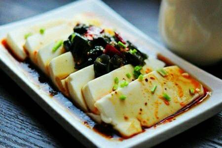 豆腐的简单家常菜做法大全，软嫩香煎豆腐比肉更好吃