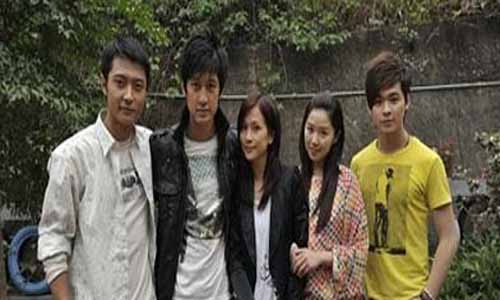 《爱在屋檐下》