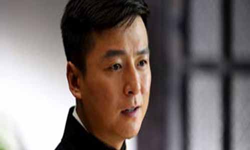 朱雨辰 饰 张世询