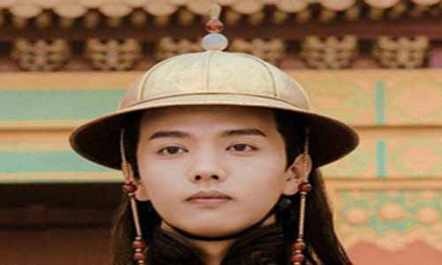 王宇威饰演拉旺多尔济